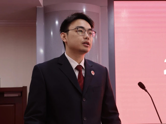忠诚履职 耕耘不息——记全国行政检察业务能手邵伯峰
